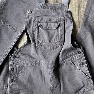 Freshley Overalls For Women
Grey Canvas Size 12 Inseam 32